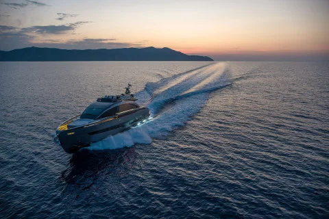 Pershing GTX 80 Exterior (img-31)