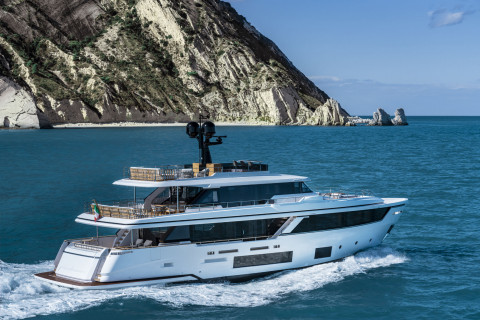 Custom Line Navetta 30 Exterior (img-9)