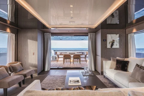 Custom Line Saetta 106´ Exterior (img-3)