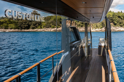 Custom Line Navetta 38 New Exterior (img-8)