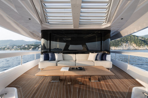 Ferretti INFYNITO 80 Exterior (img-5)