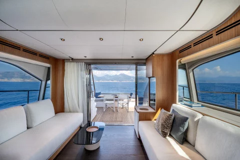 Ferretti 670 Exterior (img-4)