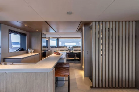 Ferretti INFYNITO 90 Exterior (img-2)