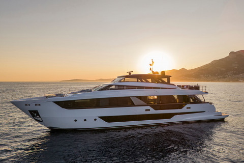 Ferretti 1000 SKYDECK Exterior (img-6)