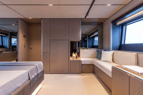 Ferretti INFYNITO 90 Exterior (img-18)