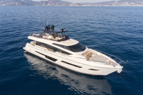 Ferretti 780 Exterior (img-23)