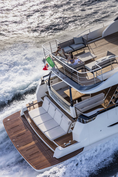 Ferretti 1000 Exterior (img-8)