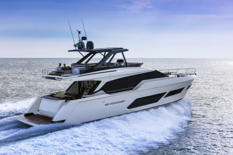 Ferretti 720 Exterior (img-2)