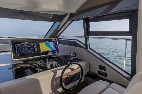 Ferretti 580 Exterior (img-30)