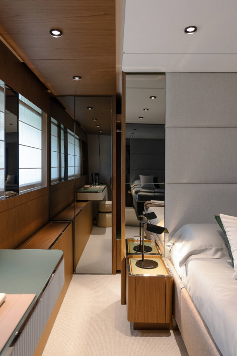 Ferretti 780 Exterior (img-44)