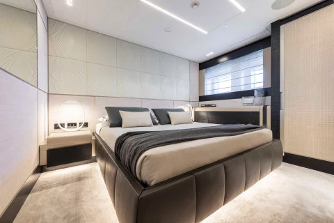 Pershing 140 Exterior (img-30)