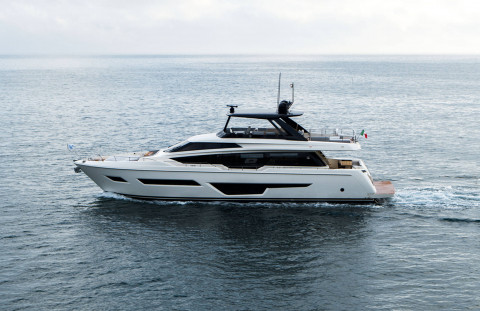 Ferretti 780 Exterior (img-7)