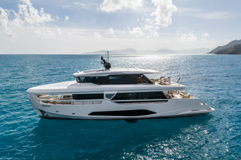 Ferretti INFYNITO 90 Exterior (img-15)