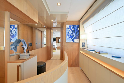 Ferretti 960 Exterior (img-1)