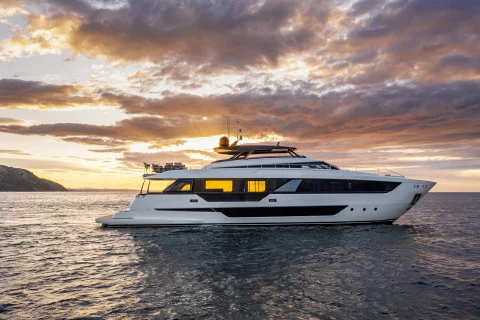 Ferretti 1000 Exterior (img-5)