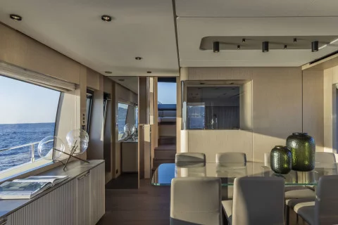 Ferretti 780 Exterior (img-10)