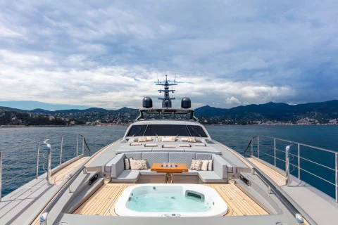 Pershing 140 Exterior (img-24)