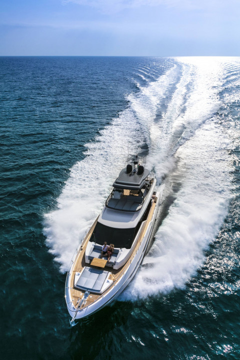 Ferretti 720 Exterior (img-27)