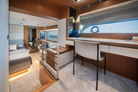 Ferretti 670 Exterior (img-18)