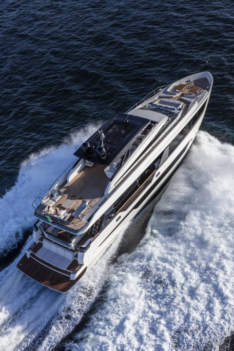 Ferretti 1000 Exterior (img-10)