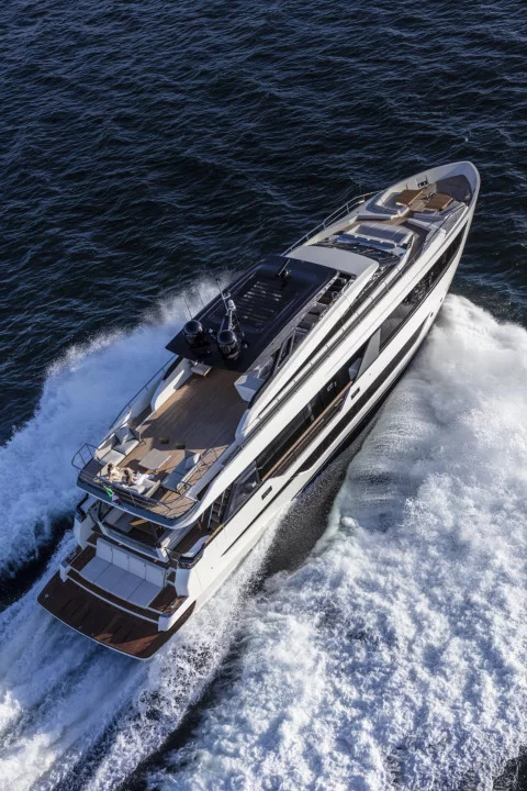 Ferretti 1000 Exterior (img-10)