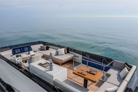 Ferretti 580 Exterior (img-7)