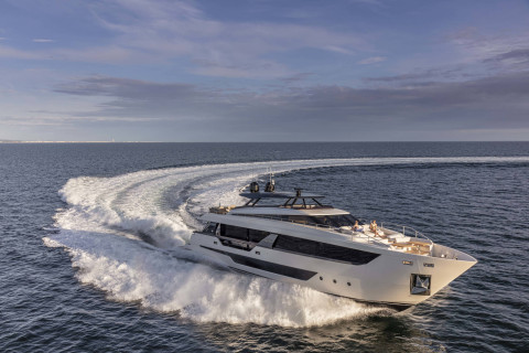 Ferretti 1000 Exterior (img-1)