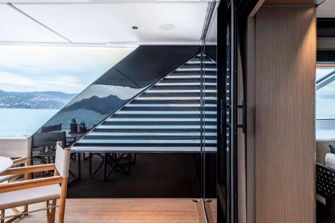 Ferretti INFYNITO 90 Exterior (img-43)