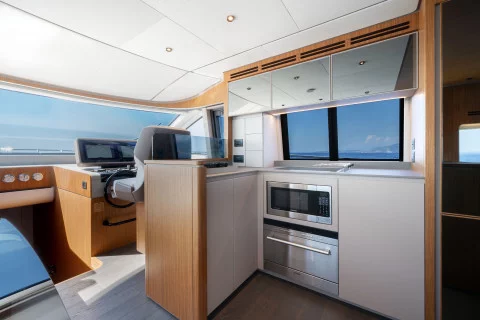 Ferretti 670 Exterior (img-7)