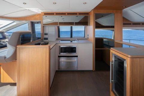 Ferretti 670 Exterior (img-6)