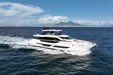 Ferretti 860 Exterior (img-4)