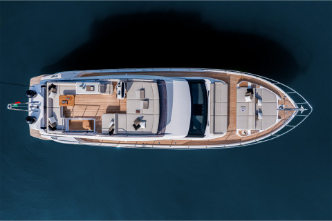 Ferretti 580 Exterior (img-6)