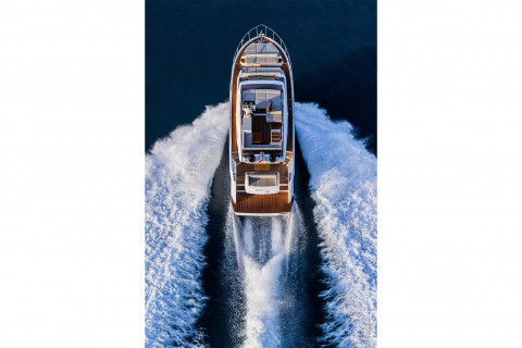 Ferretti 580 Exterior (img-8)