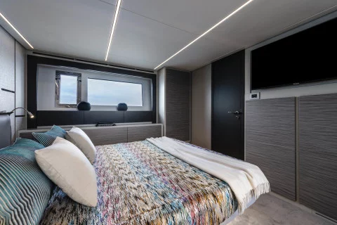 Pershing 6X Exterior (img-4)