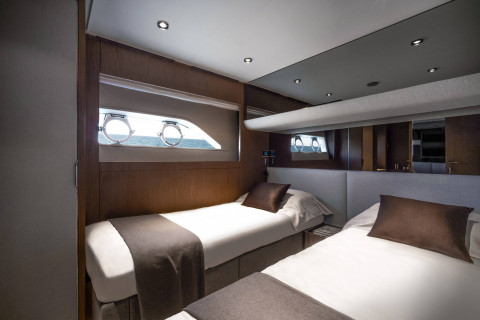 Ferretti 780 Exterior (img-51)