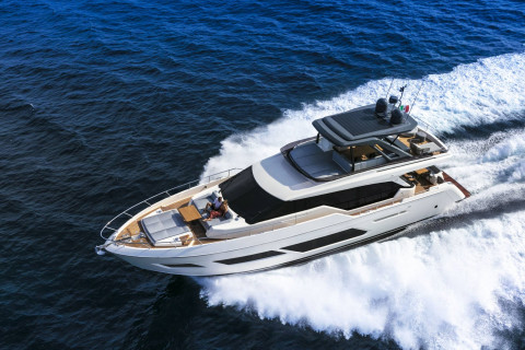 Ferretti 720 Exterior (img-9)