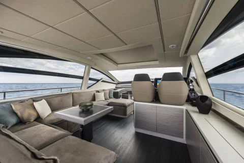 Pershing 6X Exterior (img-1)