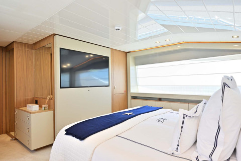 Ferretti 960 Exterior (img-10)