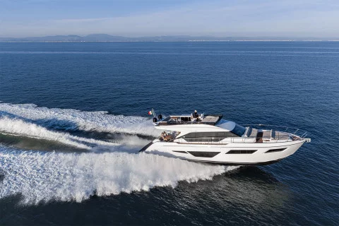 Ferretti 580 Exterior (img-3)