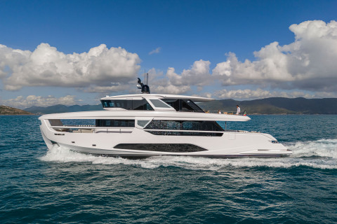 Ferretti INFYNITO 90 Exterior (img-16)