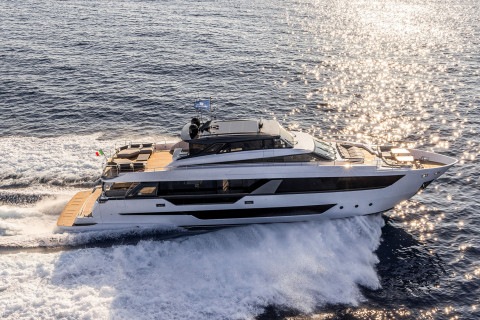 Ferretti 1000 SKYDECK Exterior (img-2)