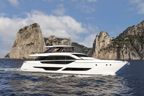 Ferretti 860 Exterior (img-6)