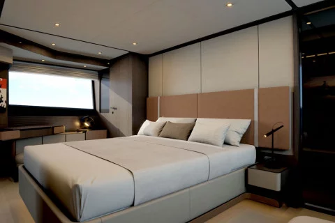 Ferretti 800 Exterior (img-6)