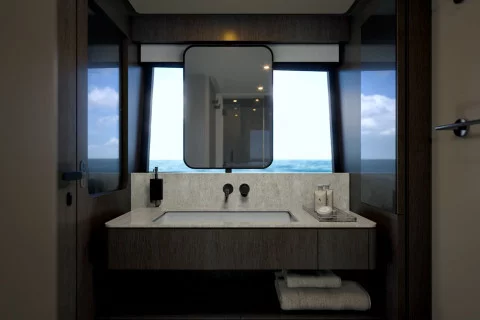 Ferretti 800 Exterior (img-8)