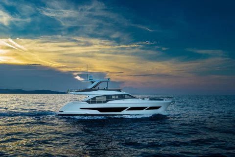 Ferretti 670 Exterior (img-9)