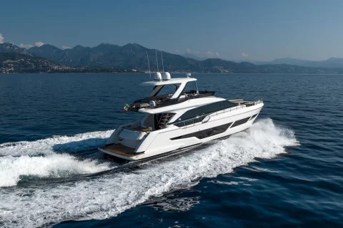 Ferretti 670 Exterior (img-3)