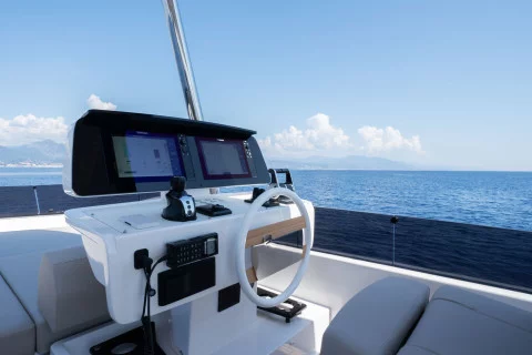 Ferretti 670 Exterior (img-15)