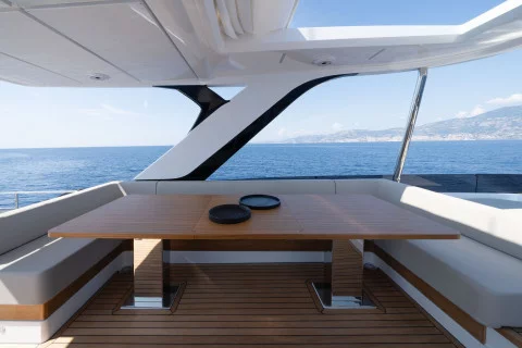 Ferretti 670 Exterior (img-16)