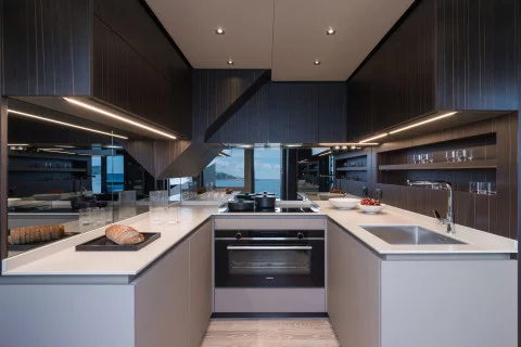 Ferretti 940 Exterior (img-12)