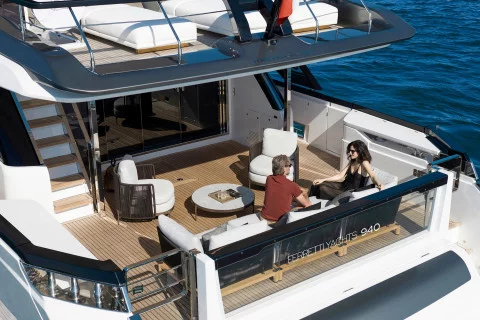 Ferretti 940 Exterior (img-7)